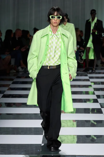 Look 44